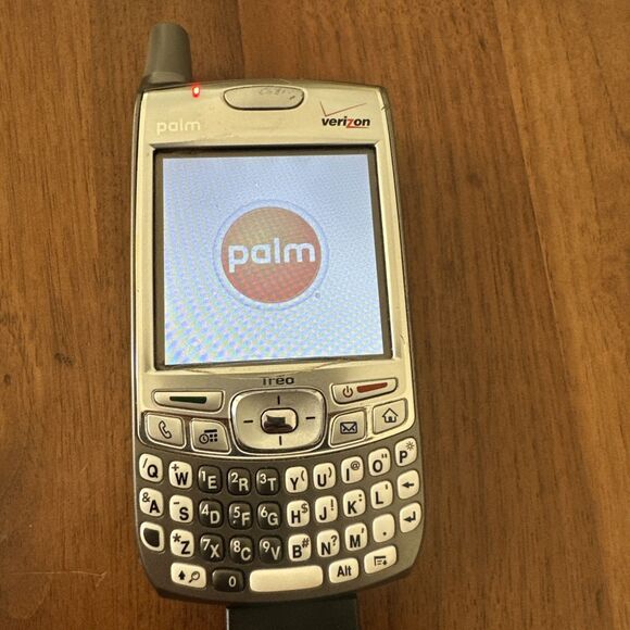 Sprint Palm Treo 700 Retro PDA Cell Phone - TESTED & WORKS